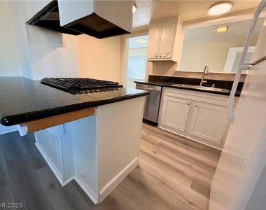 961 Toni Avenue - Photo Thumbnail 6
