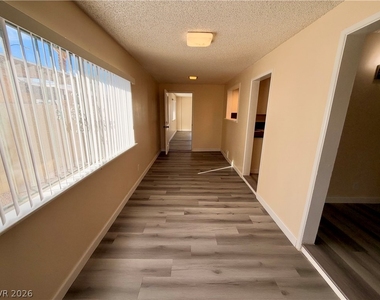 961 Toni Avenue - Photo Thumbnail 9