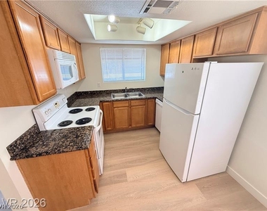 7200 Pirates Cove - Photo Thumbnail 5