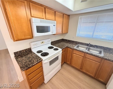 7200 Pirates Cove - Photo Thumbnail 6