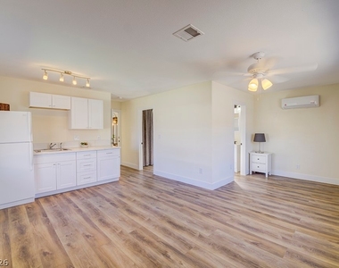 1905 S 16th Street - Photo Thumbnail 3