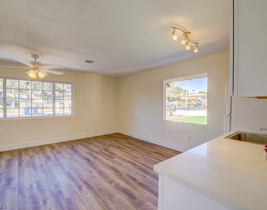1905 S 16th Street - Photo Thumbnail 7