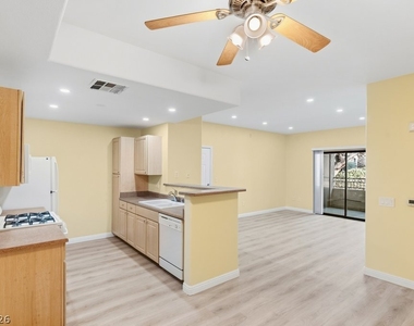 8250 N Grand Canyon Drive - Photo Thumbnail 10