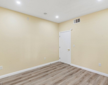 8250 N Grand Canyon Drive - Photo Thumbnail 18