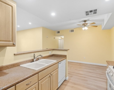 8250 N Grand Canyon Drive - Photo Thumbnail 12
