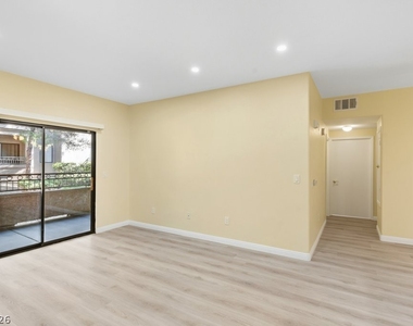 8250 N Grand Canyon Drive - Photo Thumbnail 4