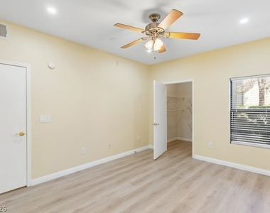 8250 N Grand Canyon Drive - Photo Thumbnail 15
