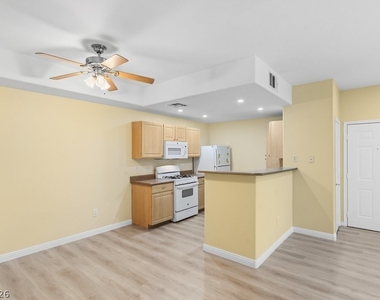 8250 N Grand Canyon Drive - Photo Thumbnail 9