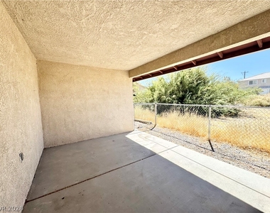 1031 Karen Court - Photo Thumbnail 7