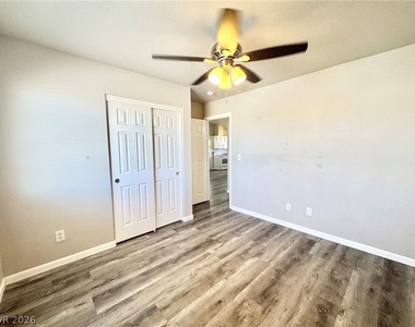 1031 Karen Court - Photo Thumbnail 5