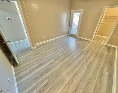 4400 S Jones Boulevard - Photo Thumbnail 6