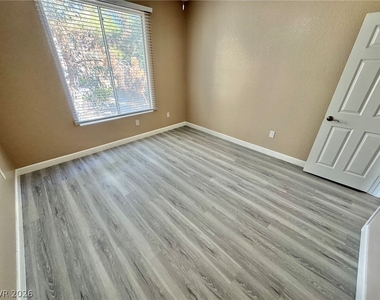 4400 S Jones Boulevard - Photo Thumbnail 12