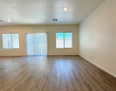 10051 Indigo Cliffs Street - Photo Thumbnail 6