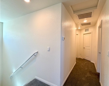 10051 Indigo Cliffs Street - Photo Thumbnail 18