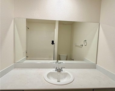 10051 Indigo Cliffs Street - Photo Thumbnail 20