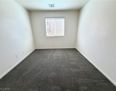 10051 Indigo Cliffs Street - Photo Thumbnail 24