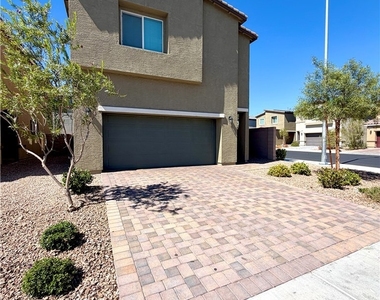 10051 Indigo Cliffs Street - Photo Thumbnail 2