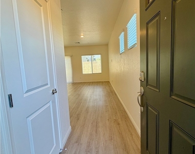 10051 Indigo Cliffs Street - Photo Thumbnail 3