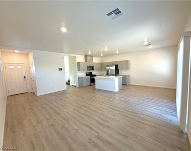 10051 Indigo Cliffs Street - Photo Thumbnail 5