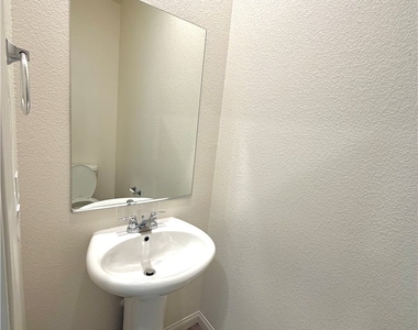 10051 Indigo Cliffs Street - Photo Thumbnail 14