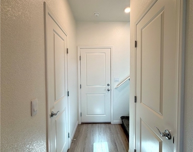 10051 Indigo Cliffs Street - Photo Thumbnail 12