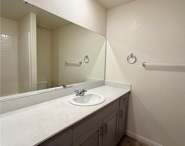 10051 Indigo Cliffs Street - Photo Thumbnail 19