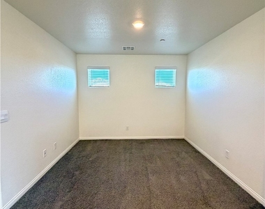 10051 Indigo Cliffs Street - Photo Thumbnail 17