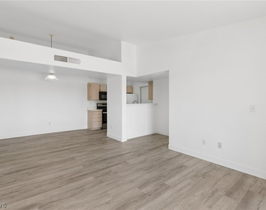 7885 W Flamingo Road - Photo Thumbnail 4