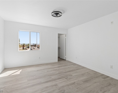 7885 W Flamingo Road - Photo Thumbnail 14