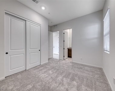 560 Preston Oak Place - Photo Thumbnail 8