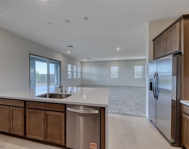 560 Preston Oak Place - Photo Thumbnail 7