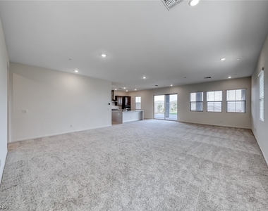 560 Preston Oak Place - Photo Thumbnail 4