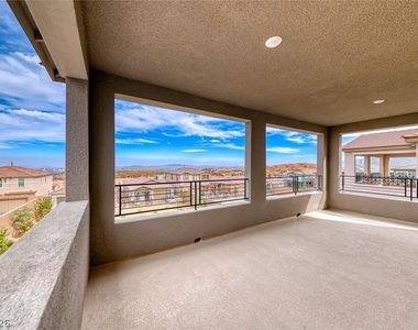 560 Preston Oak Place - Photo Thumbnail 14