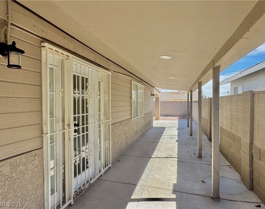 1913 Cameron Street - Photo Thumbnail 14