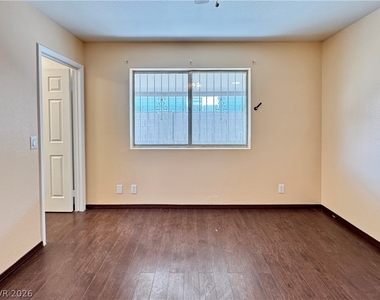 1913 Cameron Street - Photo Thumbnail 11