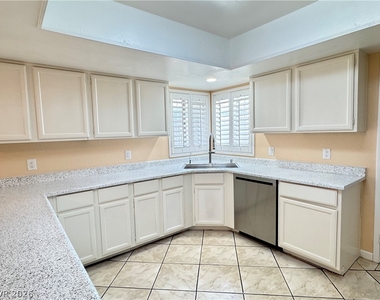 1913 Cameron Street - Photo Thumbnail 22