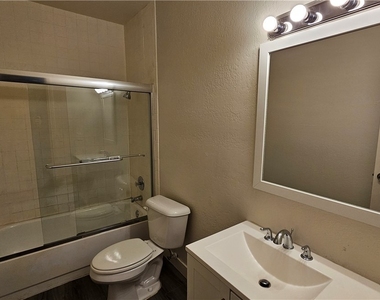 2771 Eldora Circle - Photo Thumbnail 7