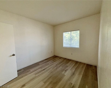 2615 W Gary Avenue - Photo Thumbnail 15