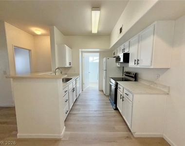 2615 W Gary Avenue - Photo Thumbnail 4