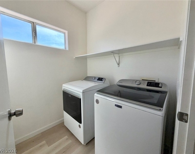 2615 W Gary Avenue - Photo Thumbnail 7