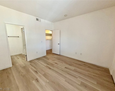 2615 W Gary Avenue - Photo Thumbnail 9