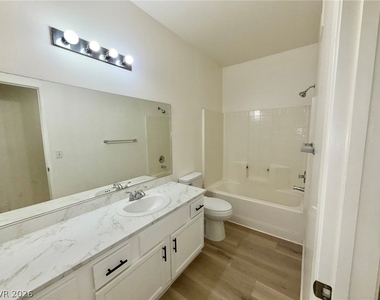 2615 W Gary Avenue - Photo Thumbnail 12