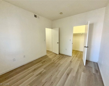 2615 W Gary Avenue - Photo Thumbnail 16