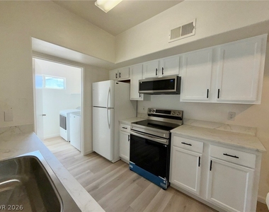 2615 W Gary Avenue - Photo Thumbnail 6