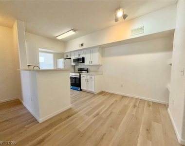 2615 W Gary Avenue - Photo Thumbnail 2