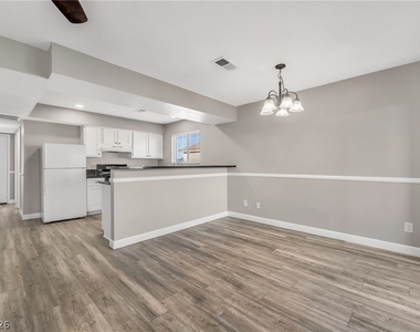 5689 E Lake Mead Boulevard - Photo Thumbnail 4