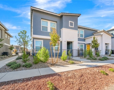 484 Golden Myna Avenue - Photo Thumbnail 1