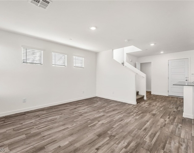 484 Golden Myna Avenue - Photo Thumbnail 3