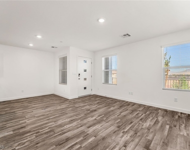 484 Golden Myna Avenue - Photo Thumbnail 4