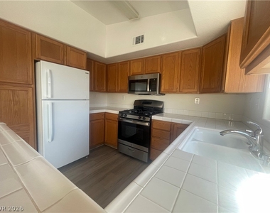 520 Arrowhead Trail - Photo Thumbnail 2